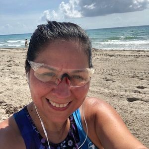 Meet your Posher, Claudia